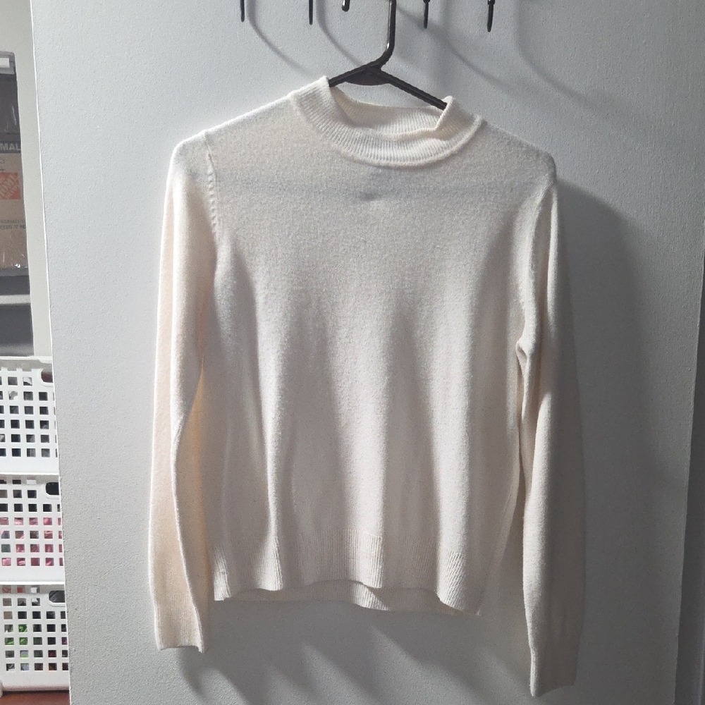 Sag Harbor Cream Turtleneck Sweater